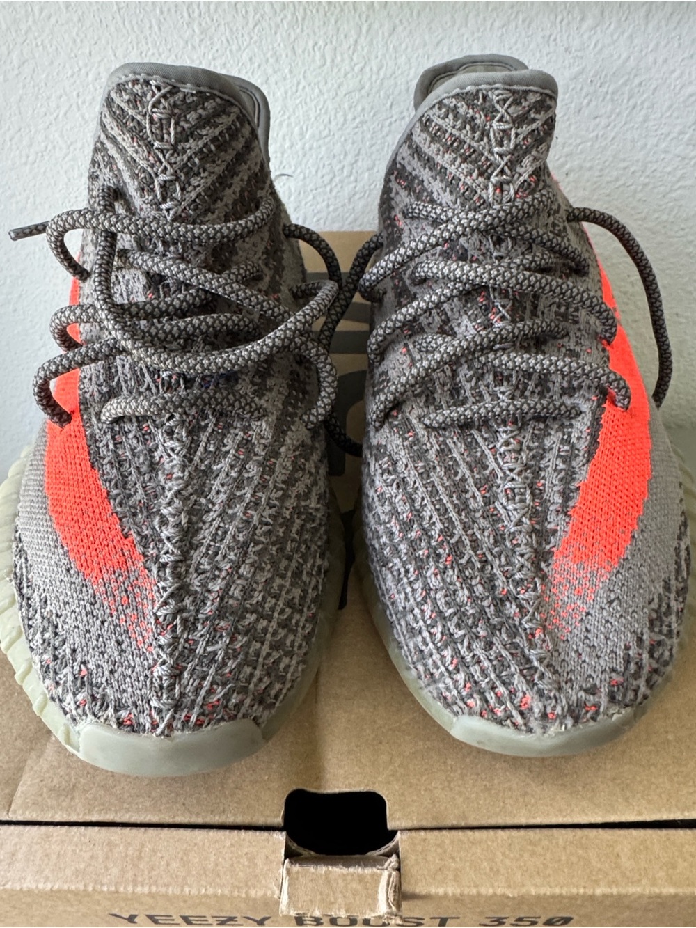 Adidas Yeezy Boost 350 V2
Beluga Reflective